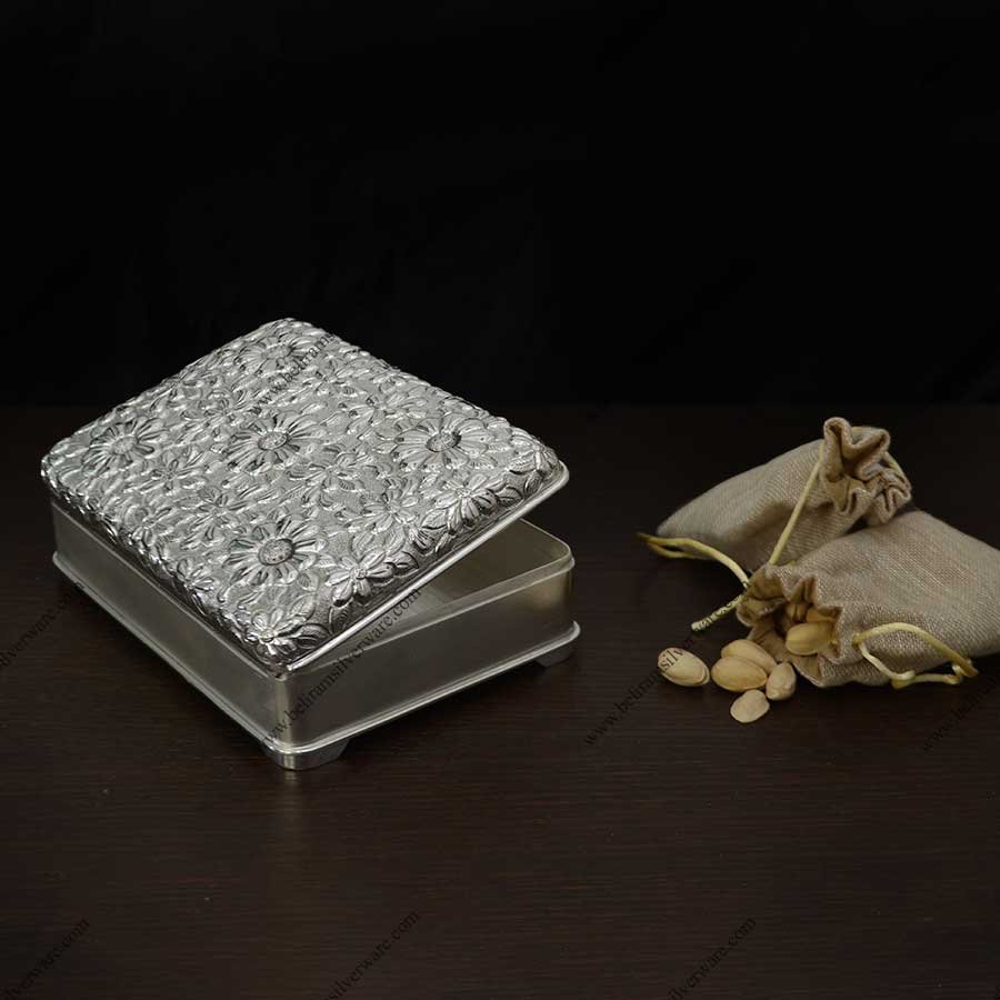 Repousse Flower Modish Silver Box