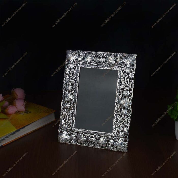 Maple Leaf Acanthus Pattern Silver Photo Frame
