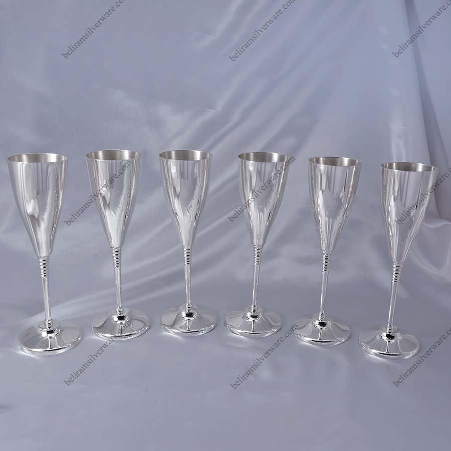 Glossy Finish Silver Wine Glass Set
