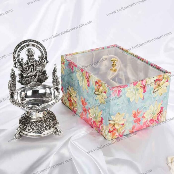 Buy KMJ Pure Silver(chandi) sindoor-dani/Box for Womens, kumkum Box,  multipurpose use box and Gifting Purpose (wt. 26-27 grams) Online at Low  Prices in India - Amazon.in