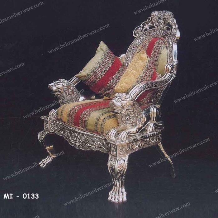 Lion Armed Magnificent Silver Chair